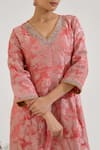Buy_Nero India_Pink Jacquard Embroidery V-neck Textured Kurta With Pant _Online_at_Aza_Fashions