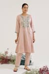 Buy_Nero India_Pink Tissue Embroidery Split V-neck Floral Kurta With Pant _at_Aza_Fashions