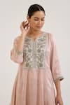 Buy_Nero India_Pink Tissue Embroidery Split V-neck Floral Kurta With Pant 
