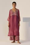 Sarang Kaur_Purple Tissue Embroidery V-neck Badla Kurta Set _at_Aza_Fashions