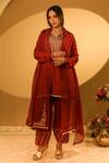 Buy_BO Tree_Red Silk, Organza Zari, Embroidery V-neck Arza Zardozi Work Kurta Set _Online_at_Aza_Fashions