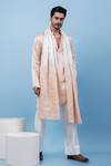 Buy_PAARSH_Peach Linen, Satin Embroidery Blush Horizon Kurta _Online_at_Aza_Fashions