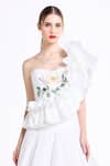 Gauri & Nainika_ Gnt Rst26-07_dnysiv9uegfl03 _at_Aza_Fashions