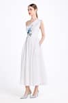 Shop_Gauri & Nainika_ Gnd Rst26-17_gtukxtxjnhvmee _Online_at_Aza_Fashions
