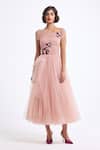 Gauri & Nainika_ Gnd Rst26-28_1xfw2s8fixhbuu _at_Aza_Fashions