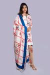 Buy_Jajobaa_White Silk Pearls Round Neck Geometric Print Kurta Set _Online_at_Aza_Fashions