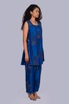 Buy_Jajobaa_Blue Silk Embroidery V-neck Floral Dark Tunic Set _Online_at_Aza_Fashions