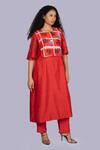 Jajobaa_Red Maheshwari Sequins, Pearls Round Neck Floral Geometric Print Kurta Set _Online_at_Aza_Fashions