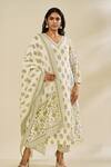 Buy_Thee Modern Roots_Ivory Cotton, Cambric Sequins V-neck Baagh Print Kurta Set _at_Aza_Fashions