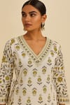 Buy_Thee Modern Roots_Ivory Cotton, Cambric Sequins V-neck Baagh Print Kurta Set _Online_at_Aza_Fashions