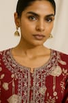 Buy_Thee Modern Roots_Maroon Cotton, Cambric Embroidery Round Neck Floral Print Kurta Set _Online_at_Aza_Fashions
