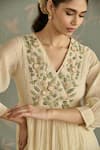 Kritika Dawar_Ivory Chanderi, Cotton Embroidery V-neck Aria 3d Flower Kurta Set _at_Aza_Fashions
