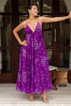 Buy_Pomcha Jaipur_Purple Georgette Embroidery V-neck Bandhej Dress _at_Aza_Fashions