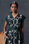 Buy_Arcvsh By Pallavi Singh_Green Discharge Print Linen Kurta _Online_at_Aza_Fashions