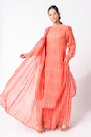 Buy_JAYATI GOENKA_Linear Print Kurta Set _at_Aza_Fashions