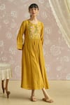 Buy_Kritika Dawar_Sairah Thread Embroidered Kurta With Pant _at_Aza_Fashions