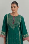 Ikshita Choudhary_Green Chanderi Embroidery Round Neck Kurta Set _at_Aza_Fashions