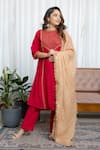 Buy_Saangi_Peach Organza, Chanderi Silk Sequins, Gota Patti, Riwaayat Deep Pink Kurta Set _at_Aza_Fashions
