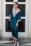 Buy_Wazir C_Blue Crepe Embroidery V-neck Kashmira Tilla Work Kurta With Pant _at_Aza_Fashions
