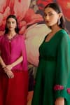 Buy_Parul And Preyanka_Fuchsia Crepe Collared Gulband Embroidered Cape Set 