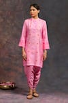 Prachi Kamat_Pink Viscose, Silk Mandarin Collar Morbagh Geometric Grid Print Kurta With Pant _Online_at_Aza_Fashions