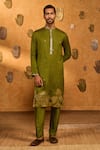 Buy_Masaba_Olive Green Jacquard Embroidery, Zari Zen Kurta Set _at_Aza_Fashions