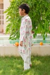 Plumcheeks_White Cotton Daisy Print Kurta Set _at_Aza_Fashions