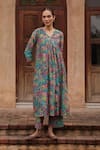 Buy_Vaayu_Green Muslin, Cotton V-neck Teal Bloom Print Kurta And Pant Set _at_Aza_Fashions