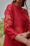 Buy_Vaayu_Red Silk Applique, Foil Printing Keyhole Berry Floral Embroidered Kurta Set _Online_at_Aza_Fashions