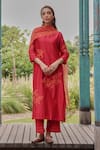 Buy_Vaayu_Red Silk Applique, Foil Printing Keyhole Berry Floral Embroidered Kurta Set _at_Aza_Fashions