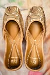 Buy_Loryphilory_Gold Sunheri Shaan Embroidered Juttis _at_Aza_Fashions
