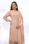 Samyukta Singhania_Peach Georgette Embroidery V-neck Chevron Work Kurta Set _at_Aza_Fashions