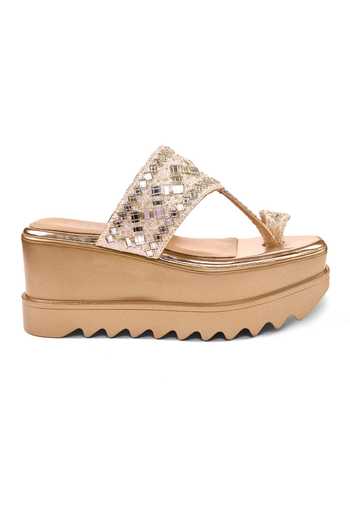 Anaar_Gold Mirrors, Embroidery, Stones Kohinoor Wedges _Online_at_Aza_Fashions