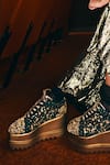Buy_Anaar_Green Pathaka Wedge Embroidered Sneakers _at_Aza_Fashions