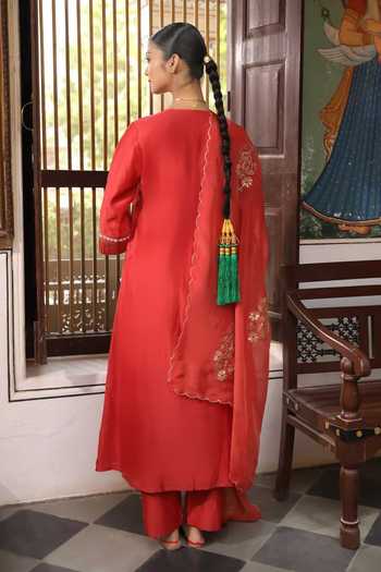 Shop_Amoree by Shikha Chaudhry_Red Silk, Silk, Embroidery, Sequins V-neck Kurta Set _at_Aza_Fashions