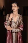Buy_Vana Ethnics_Brown Tissue Gemstones, Pearls, The Tamra Sundari Neckline Embroidered Kurta Set 