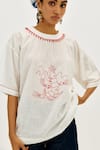Buy_Jodi_White Cotton Embroidery Round Neck Lobster T-shirt _Online_at_Aza_Fashions
