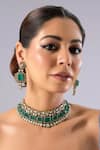 Buy_Auraa Trends_Green Gemstones Kundan Polki And Onyx Necklace Set _at_Aza_Fashions