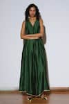 Buy_Kharakapas_Green Chanderi Silk Gota Patti V-neck Emerald Jumpsuit _at_Aza_Fashions