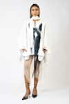 Buy_Huemn_White Cotton Split V-neck Horse Print Kaftan _at_Aza_Fashions