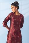 Vishwa By Pinki Sinha_Red Silk Round Neck Banarasi Kurta With Pant _Online_at_Aza_Fashions