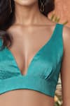 Naintara Bajaj_White Chinon Tassels V-neck Abstract Print Pre-draped Saree With Blouse _at_Aza_Fashions