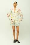 Buy_OFRIDA_Off White Poplin V-neck Kahlo Printed Jacket _at_Aza_Fashions