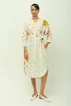 Buy_OFRIDA_Off White Poplin Split V-neck Kahlo Printed Dress _at_Aza_Fashions