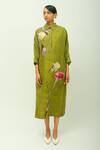 Buy_OFRIDA_Olive Green Doriya Collared Dusk Leaf Dobby Floral Print Shirt Dress _at_Aza_Fashions