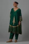 Priya Chaudhary_Green Chanderi Embroidery V-neck Kurta Set _at_Aza_Fashions