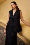 Buy_Therealb_Black Jacquard V-neck Vest And Skirt Set 