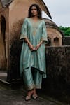 Shop_Charu Makkar_Green Silk, Organza Embroidery, Zari, Lace V-neck Urwa Kurta Set _Online_at_Aza_Fashions
