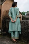 Charu Makkar_Green Silk, Organza Embroidery, Zari, Lace V-neck Urwa Kurta Set _Online_at_Aza_Fashions