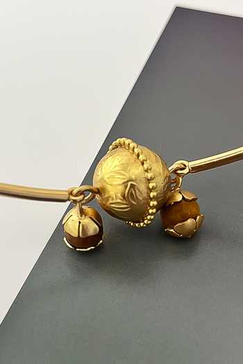 Suhani Pittie_Gold Plated Sarvani Statement Choker Necklace _Online_at_Aza_Fashions